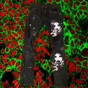 Black skinny jeans are in size 32